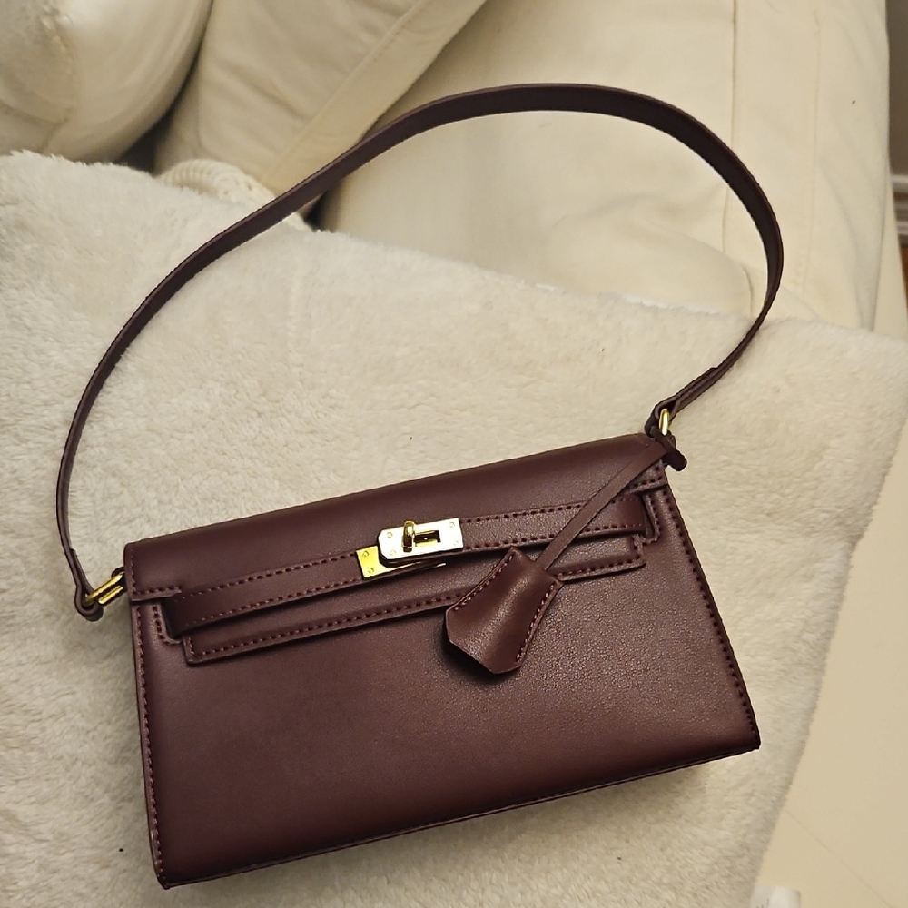 Elegant Brown Leather Shoulder Bag